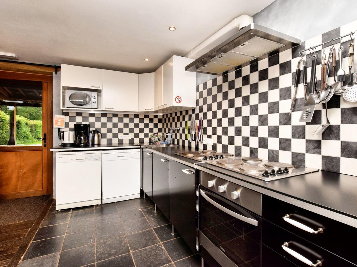 Spacious Holiday Home In Lierneux With Garden Εξωτερικό φωτογραφία